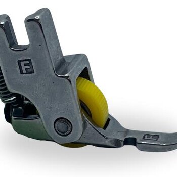 P36LN-R YK CALCADOR DE ZIPER COM ROLETE/CATRACA NYLON