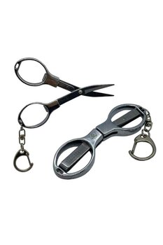 PIN 5293 (2.9)
TESOURA CHAVEIRO PARA VIAGEM